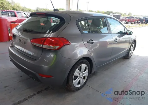 2016 Kia Forte Lx z USA, uszkodzony, nr VIN KNAFK5A81G5541378